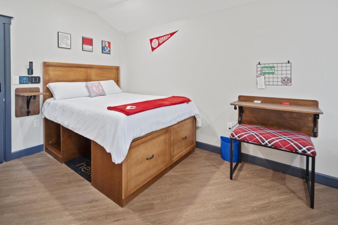 The Dorm Hotel Итака Экстерьер фото